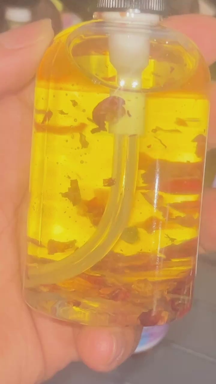 Body oil with roses